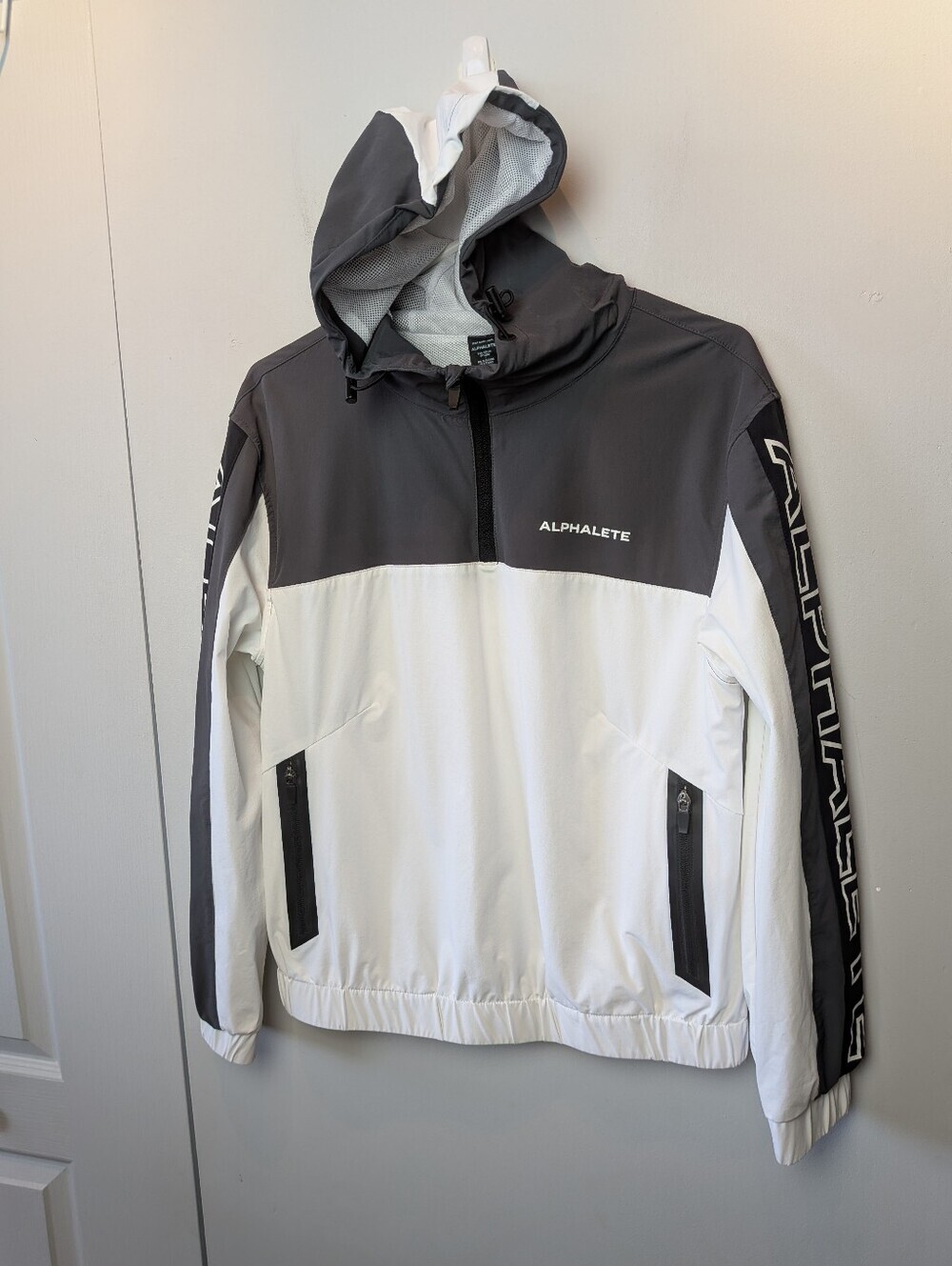ALPHALETE 1/4 Zip Men Coat Jacket Lightweight Size XS Unisex Hoodie 2 Pockets